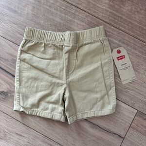 Levi's 2T Tan Shorts